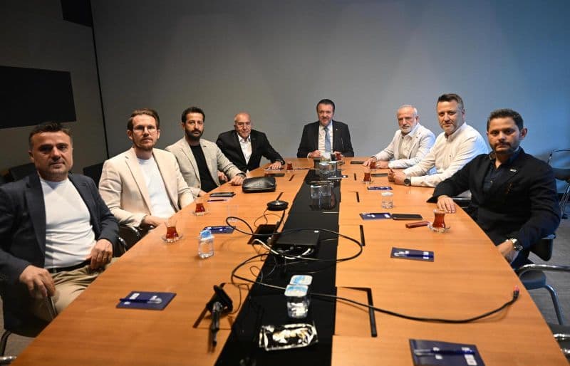 TOLDER Yönetim Kurulu üyelerinin Bursa Ticaret ve Sanayi Odası ziyaretinden toplantı kareleri